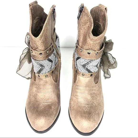 Not Rated Tan Ankle Boots with Bow and Studs/ brand new - Picture 3 of 8